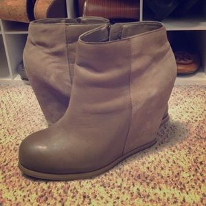 Stylish Tan Ankle Boots